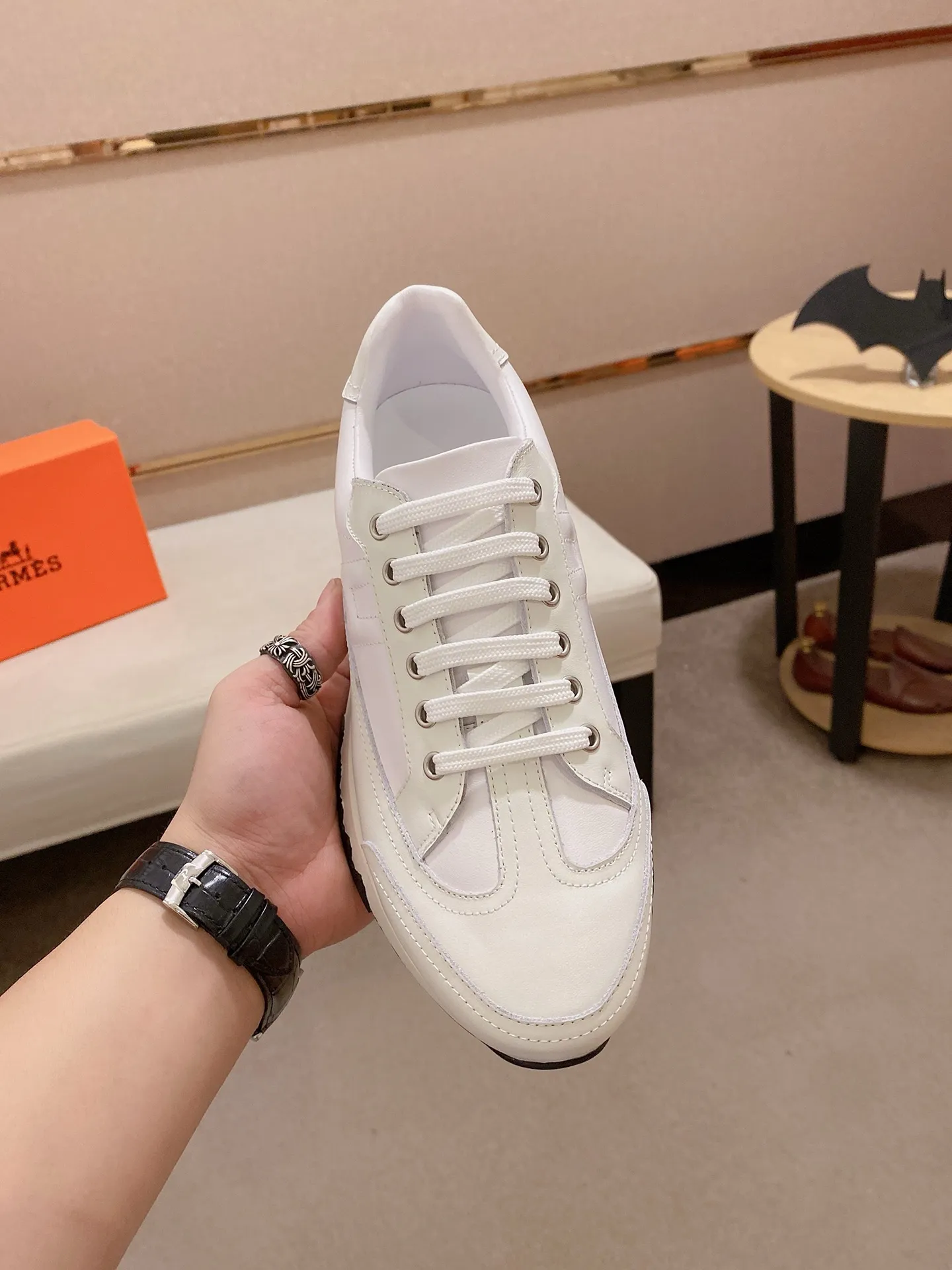 Ex-factory price: 500💰《HERMES》【Classic original single version】Hermès; top 🔝purchasing agent🔍🔍men's latest 🇺🇸sold simultaneously, original imported from Italy ▲▲first-layer cowhide ▲▲ (high-end, nobility and class) ) Exquisite workmanship (Italian 🇮🇹 imported water-dyed 🐂 cowhide lining) sole: original sole provided by the original factory, ⚠️exclusive double-layer activity·TPR·rubber·combined molded outsole; super comfortable·wear-resistant·non-slip·environmental protection The real thing is more beautiful when photographed in kind (high quality, following orders), you can come in and out at will * Number of yards: 38·39·40·41·42·43·44# (can be customized 45.)